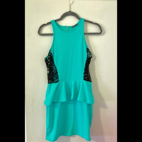 Mini dress - Picture 2 of 4